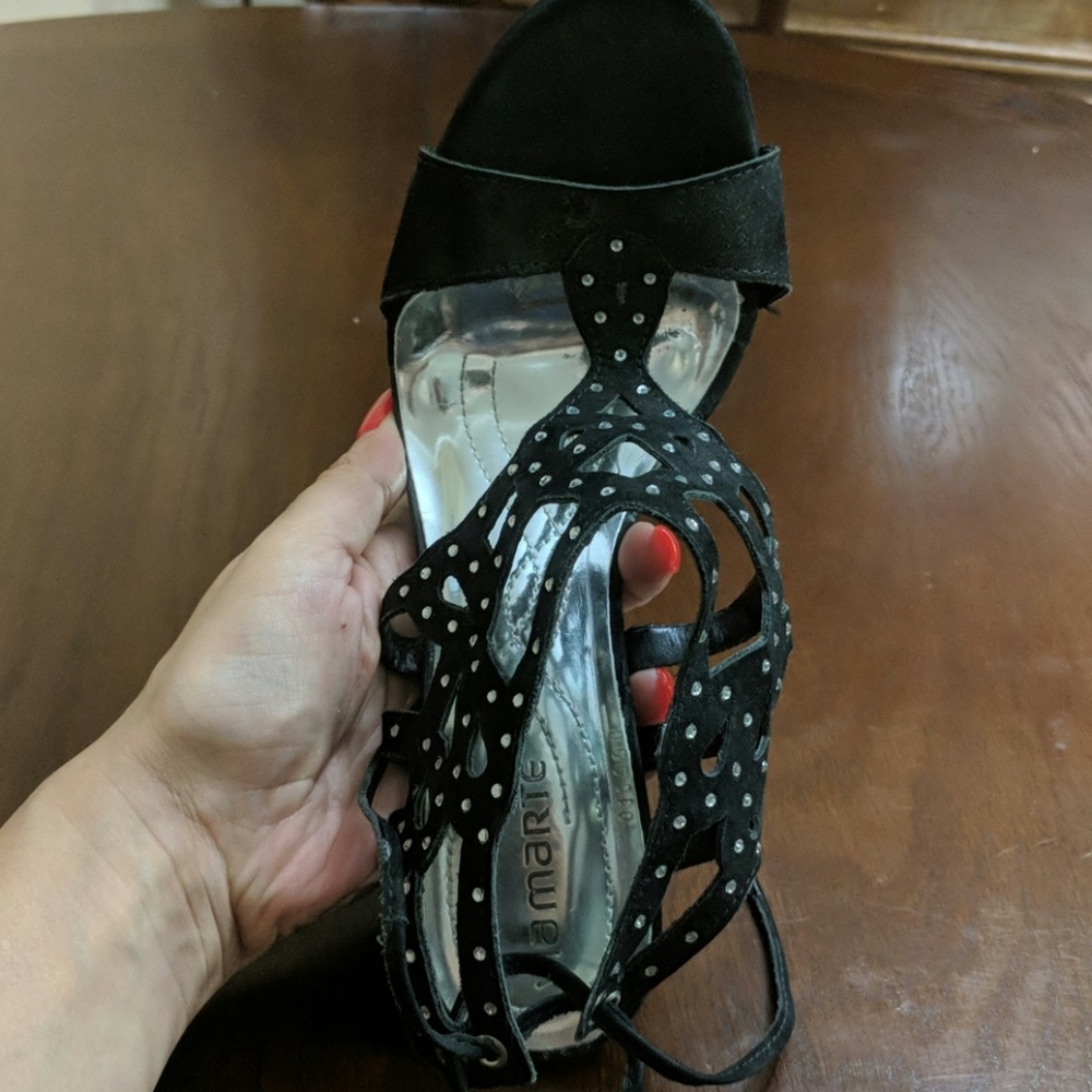 Shoes - Picture 2 of 4